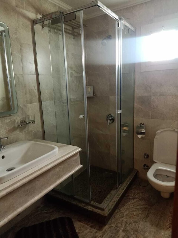 Double Room - Photo 13