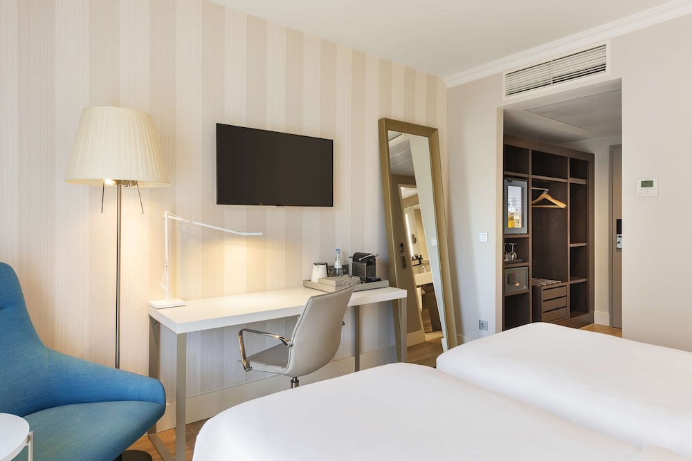Superior Room thumbnail 6