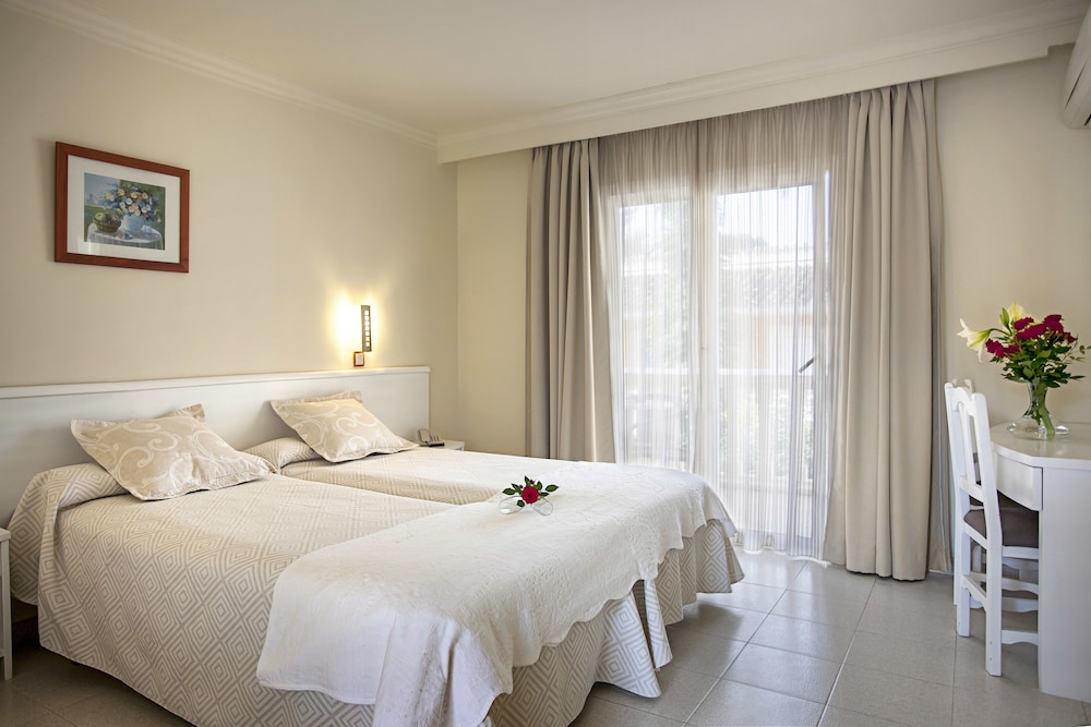 Standard Double Room, Balcony - Photo 1