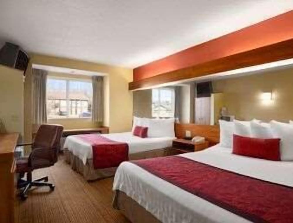 Room, 2 Queen Beds, Accessible, Non Smoking (Roll-in shower) - Photo 1