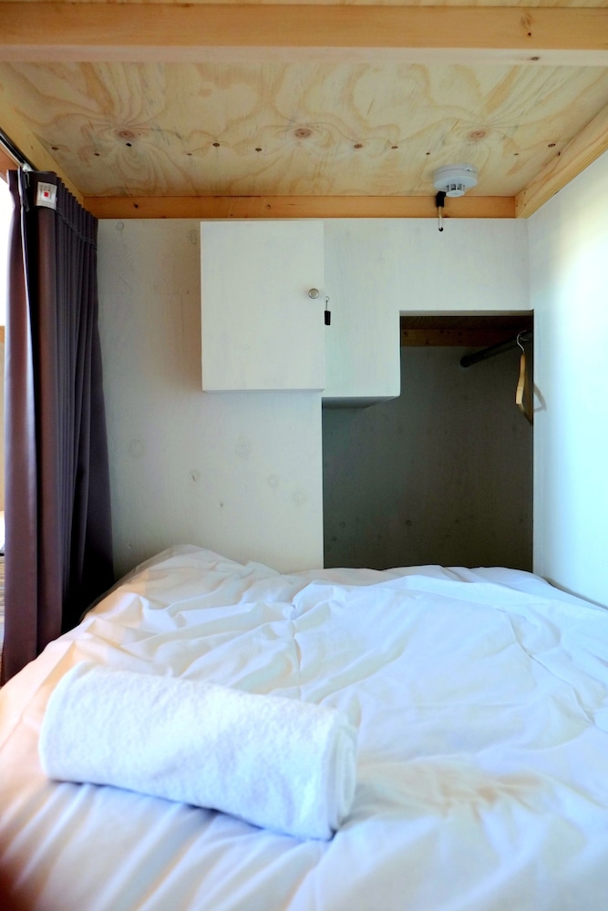Shared Dormitory, Mixed Dorm, Non Smoking, No Windows photo 2