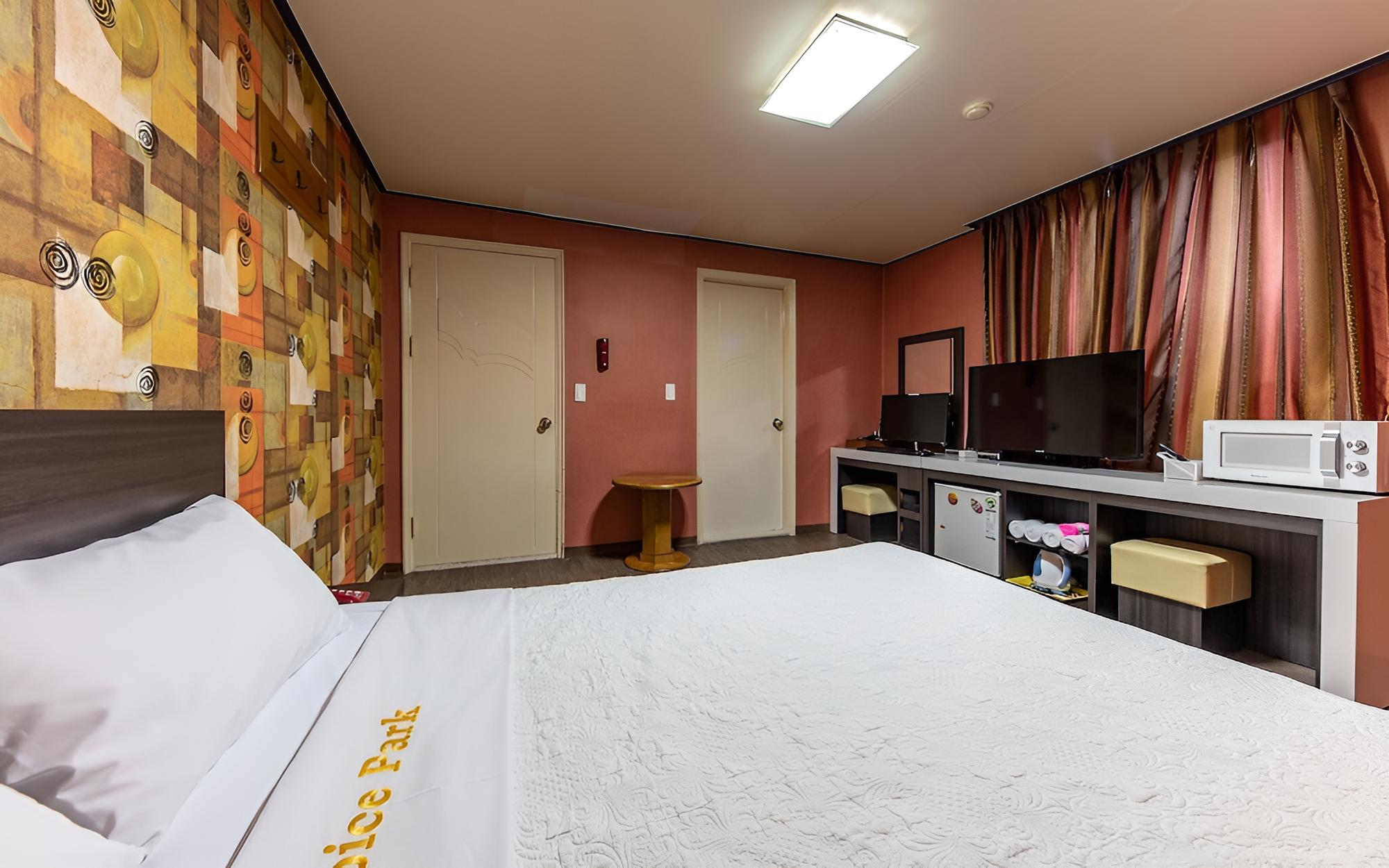 Room (Semi-Special Room)