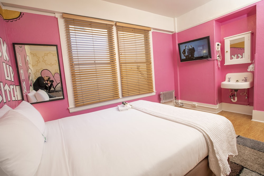 Hotel des Arts — photo 108