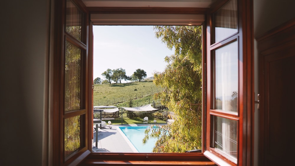 Double or Twin Room, Pool View photo 1