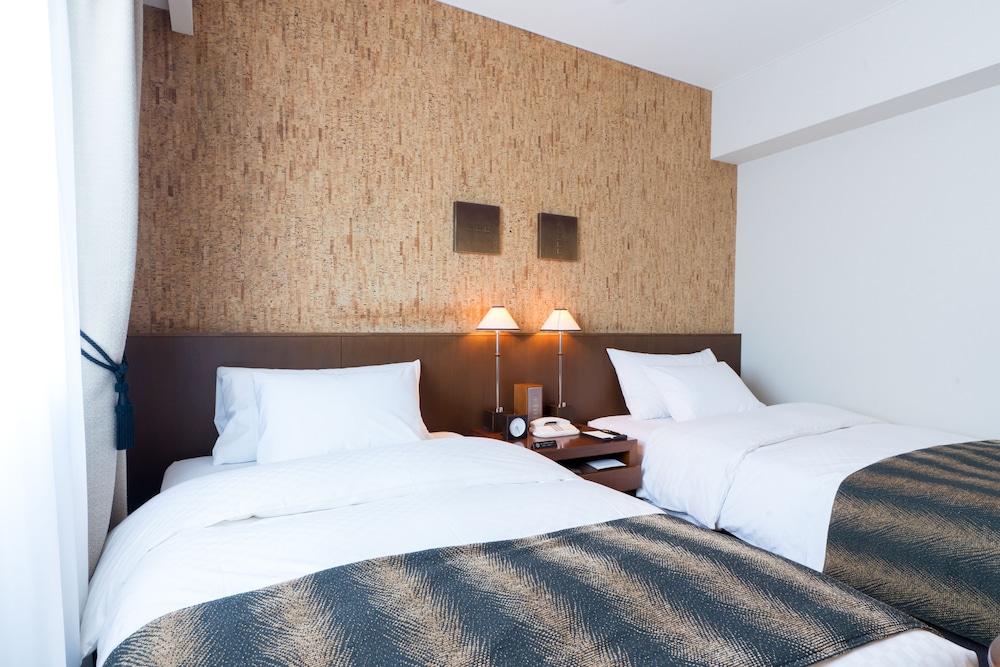 Standard Twin Room (2 Semi Double Beds) - Photo 2