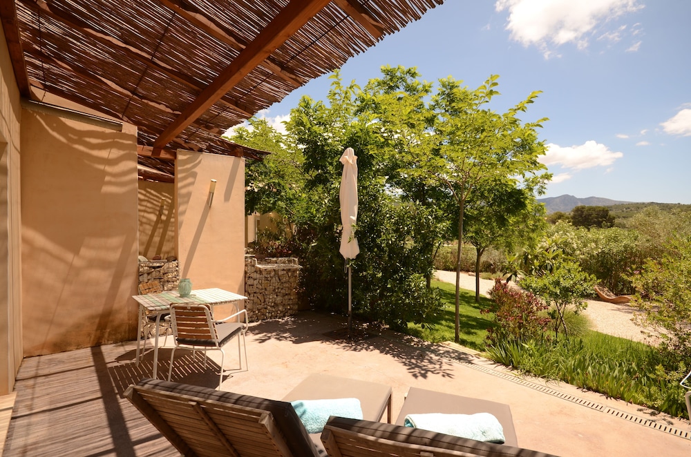 Deluxe Suite (Water Sphere) photo 3