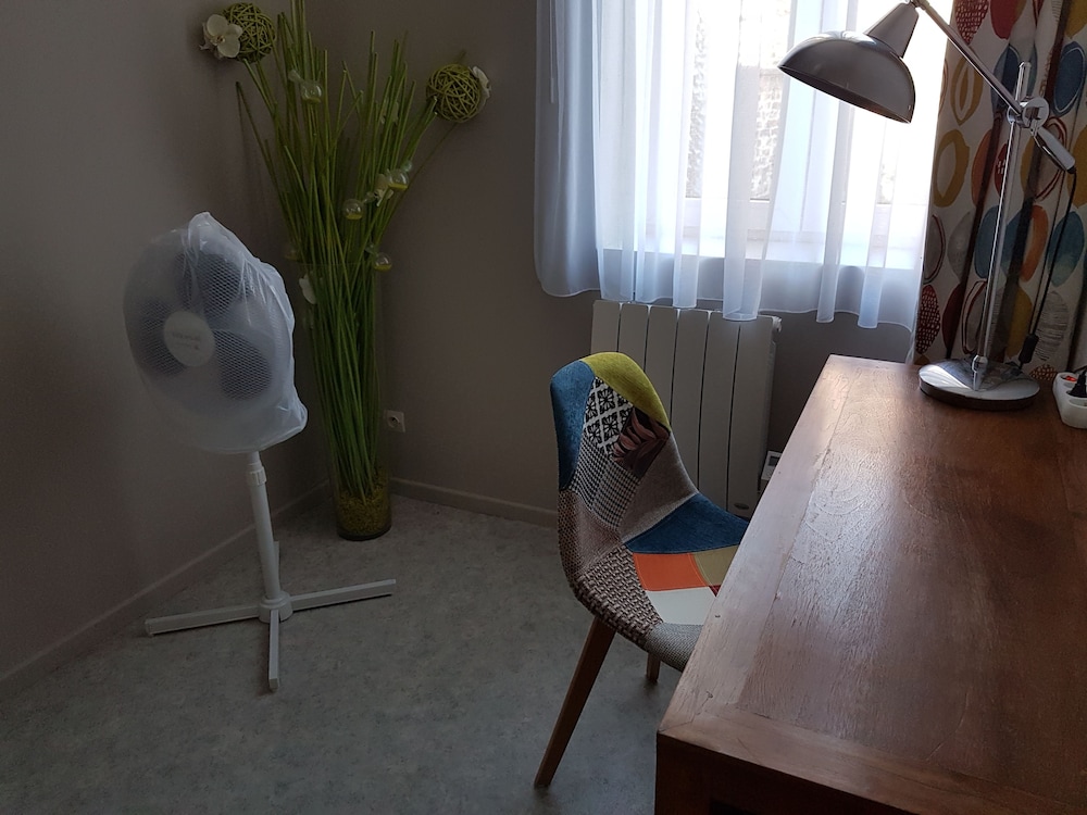 Comfort Apartment, 1 Queen Bed With Sofa Bed, Courtyard View photo 2
