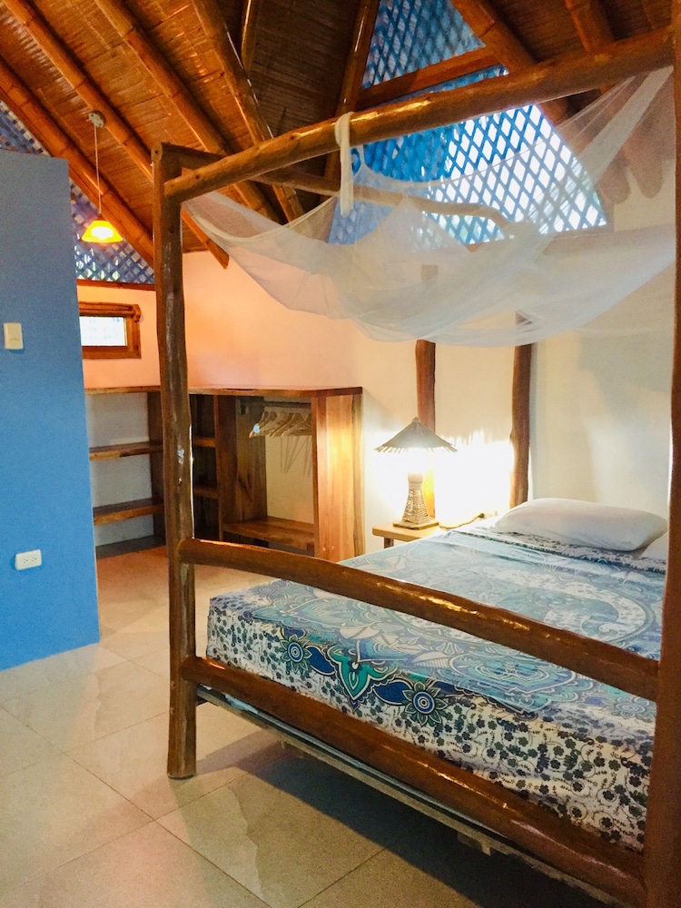 Comfort Double Room, 1 Queen Bed, Terrace, Partial Ocean View photo 2