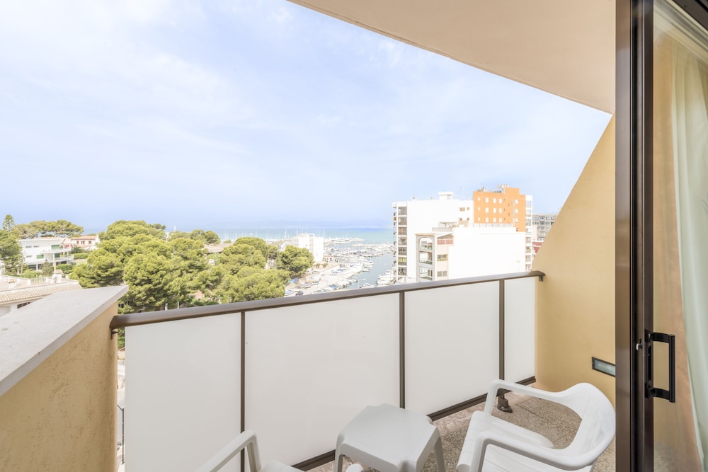 Standard Twin Room, Balcony - Photo 3