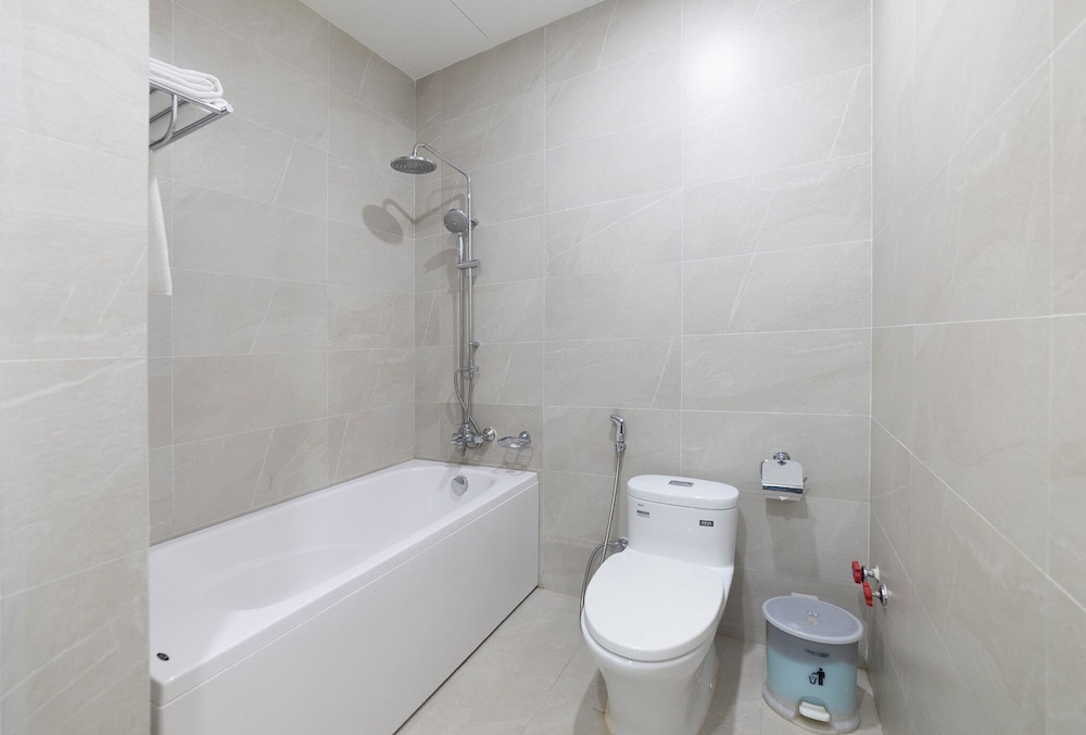 Deluxe Twin Room, Balcony - Photo 5