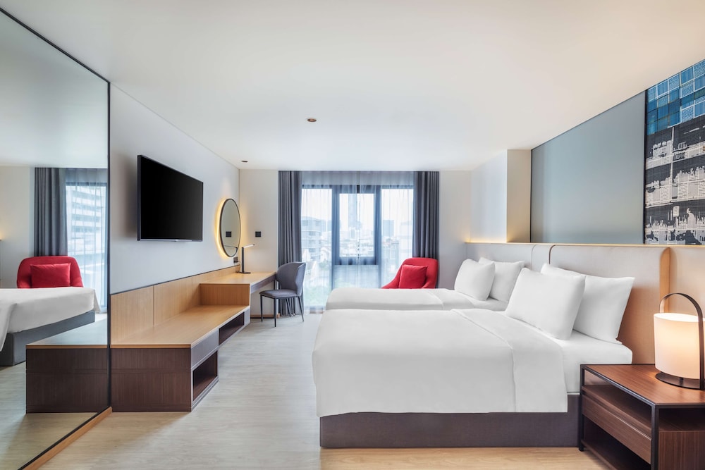 Deluxe Room, 1 King Bed, Non Smoking photo 1