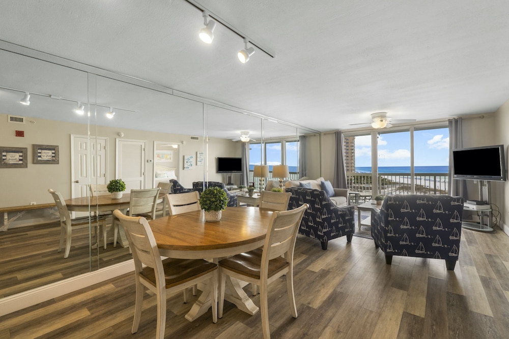 Condo, 2 Bedrooms, Beach View (Pelican 613) photo 1