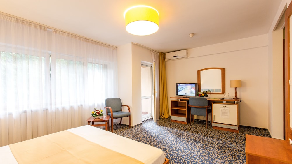 Superior Twin Room, Balcony photo 1
