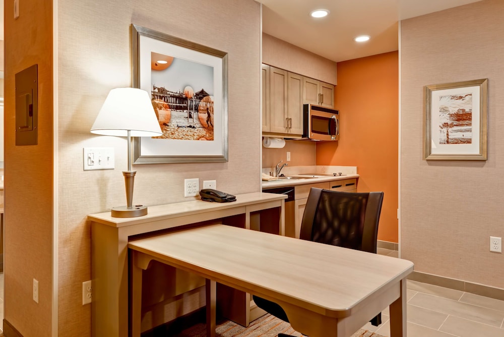 Studio Suite, 1 King Bed/Sofa Sleeper, Non Smoking