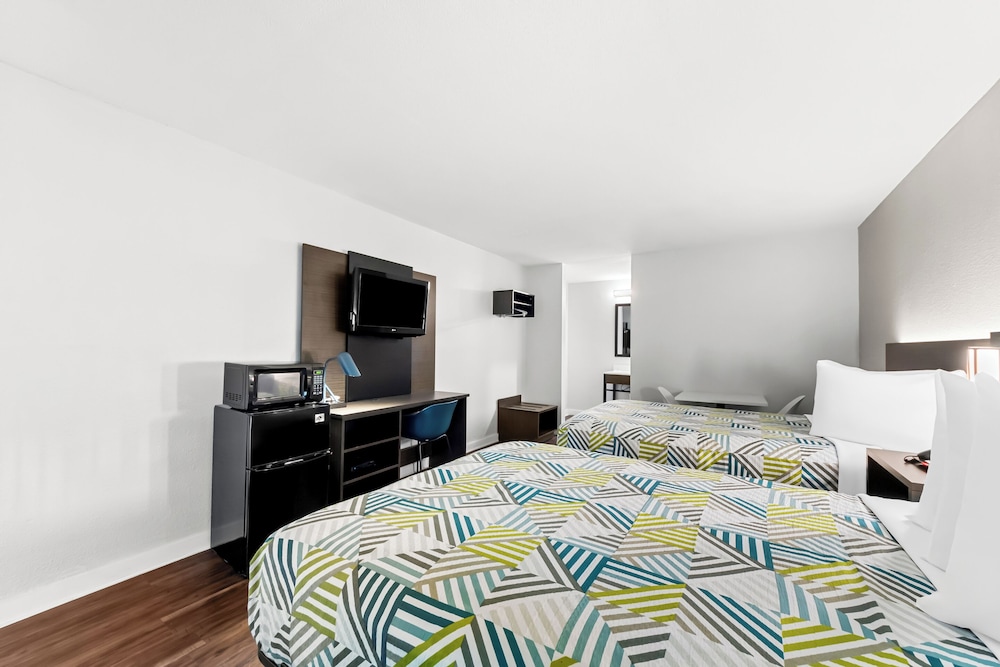 Deluxe Room, 2 Double Beds, Non Smoking, Refrigerator & Microwave photo 3