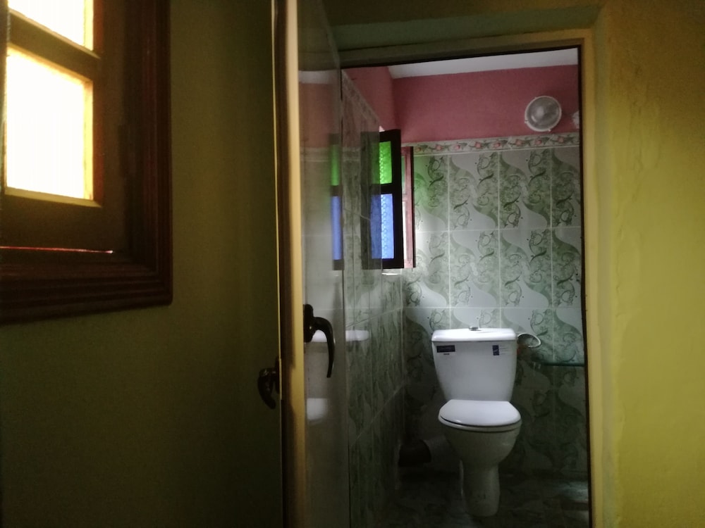 Double or Twin Room - Photo 7
