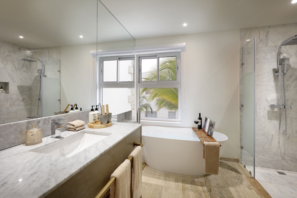 Junior Double Room (deluxe)