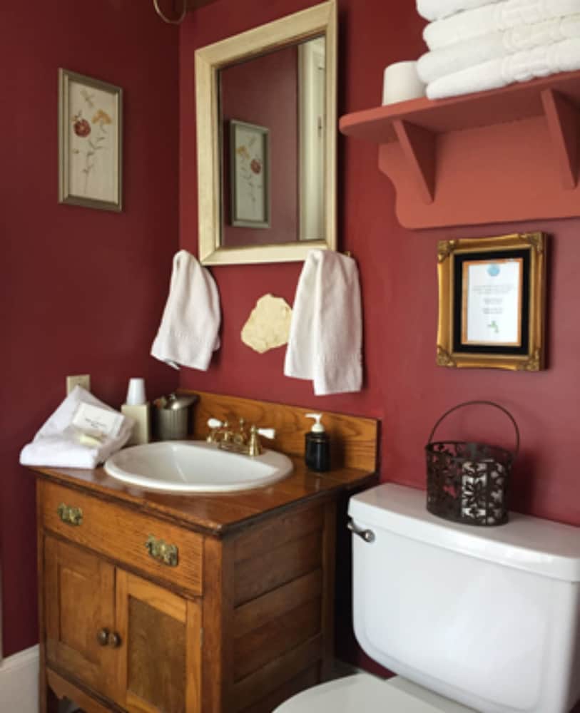 Room, Private Bathroom (Snug Harbor) photo 2