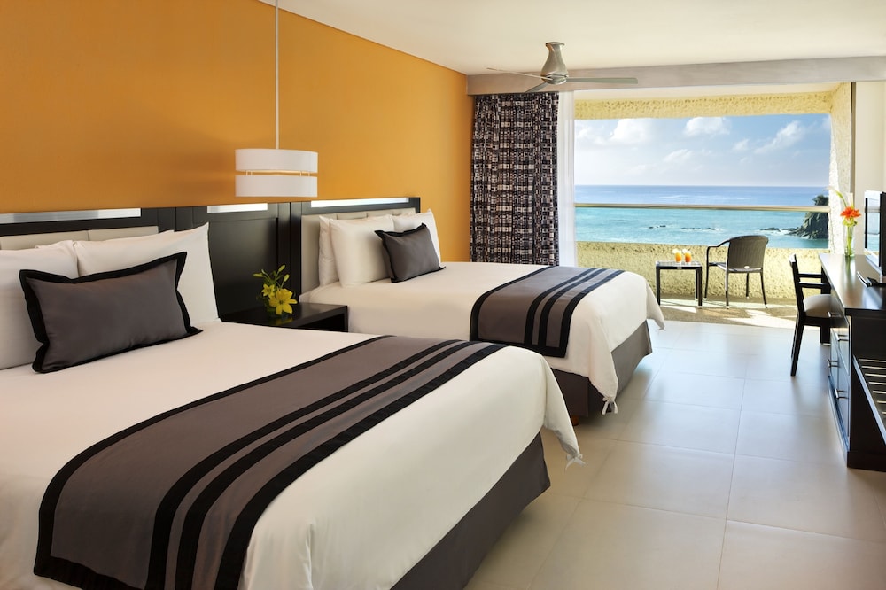 Deluxe Room, 2 Double Beds, Oceanfront (Preferred Club) - Photo 1