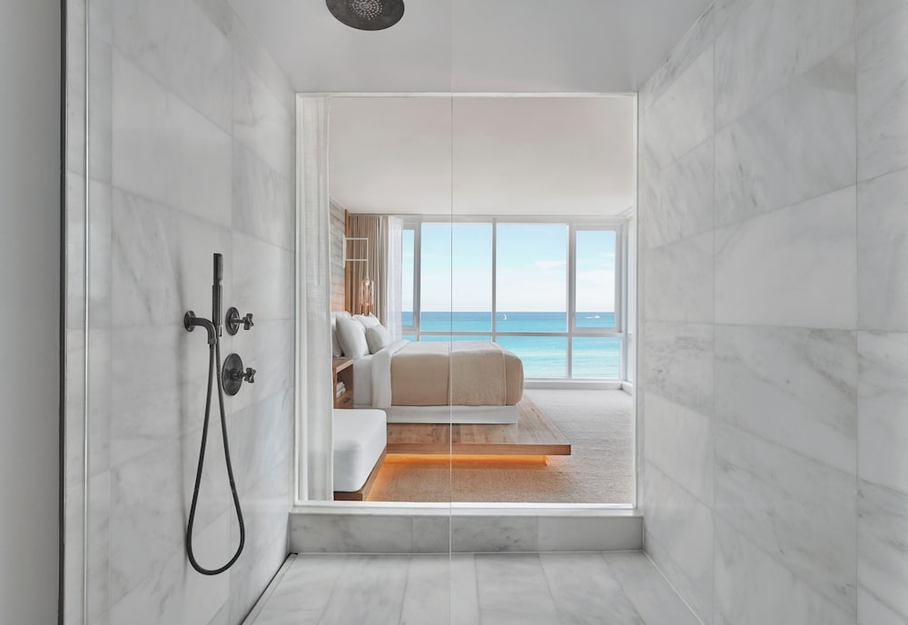 Suite, Multiple Beds, Balcony, Oceanfront - Photo 9