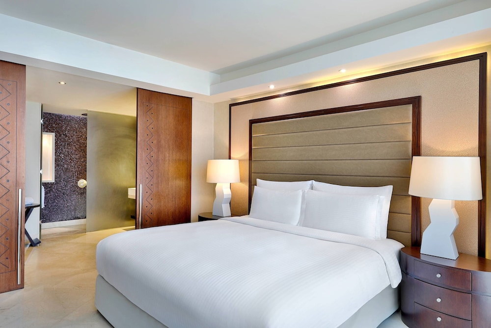 Room, 1 King Bed (View) - Photo 1