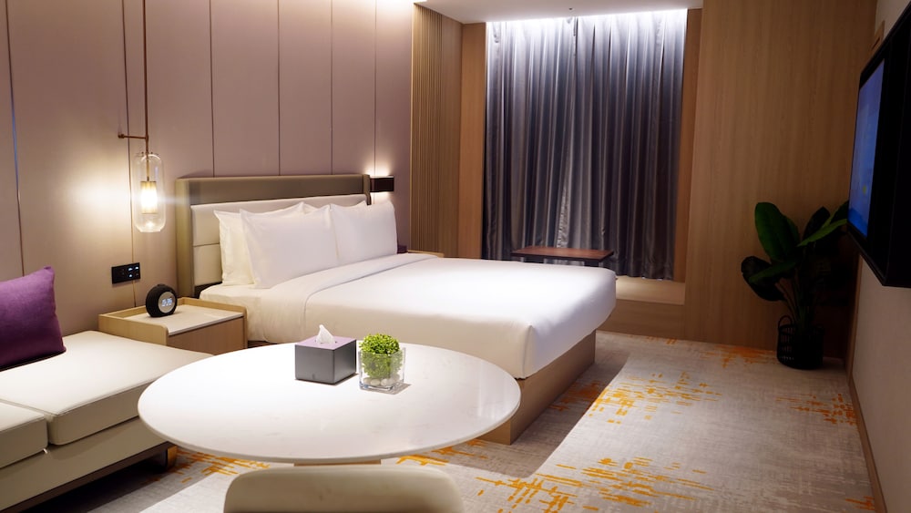 Premier Room