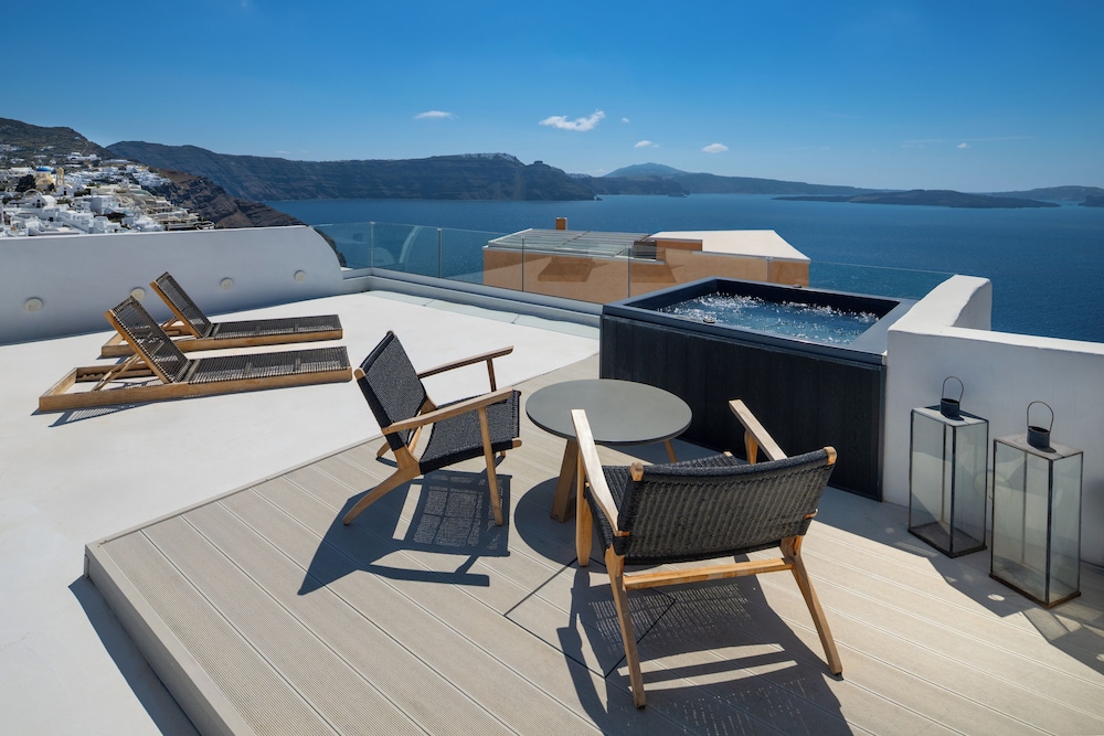 Armonoia Panoramic View Outdoor Tub