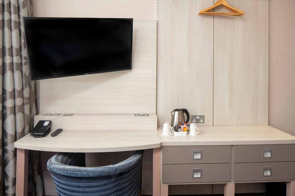 Standard Room, 1 Double Bed, Non Smoking (Small Room) - Photo 2