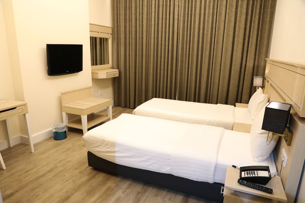 Family Triple Room, 1 Bedroom, Private Bathroom photo 3