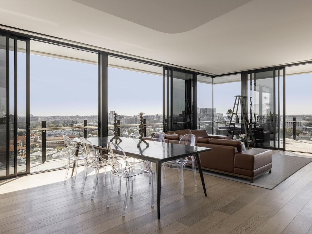 Penthouse, Multiple Beds
