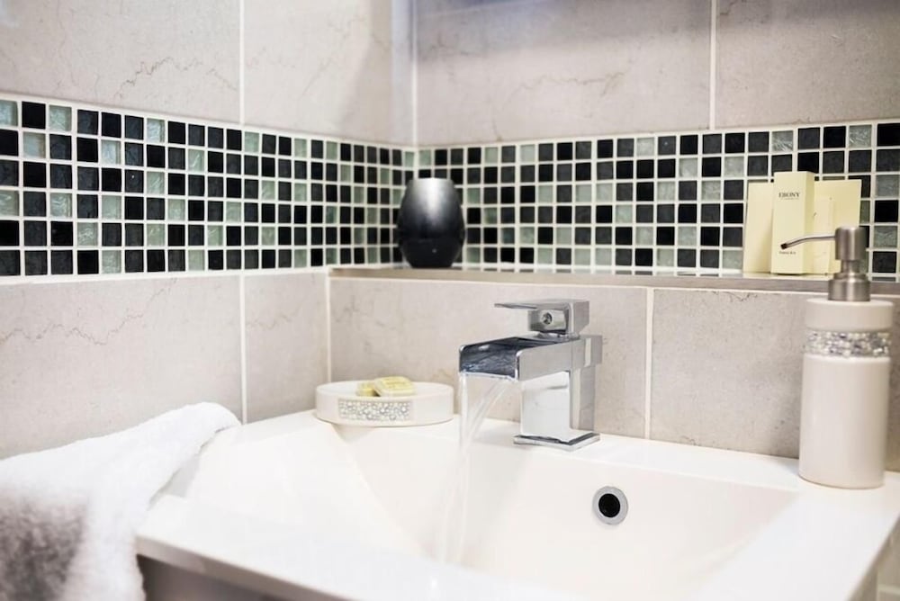 Double or Twin Room, Ensuite photo 3