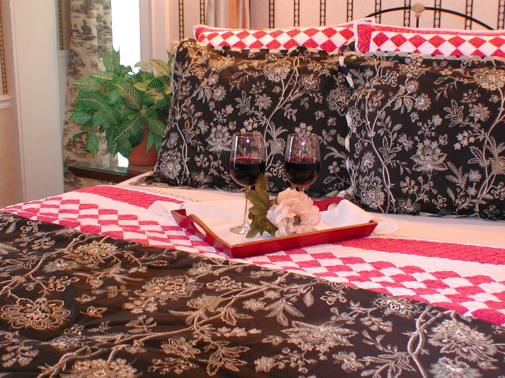 Room (Maximum 2 Guests)
