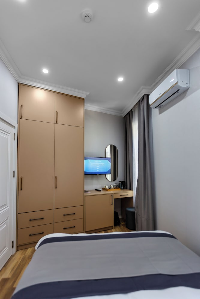 Economy Double Room photo 2