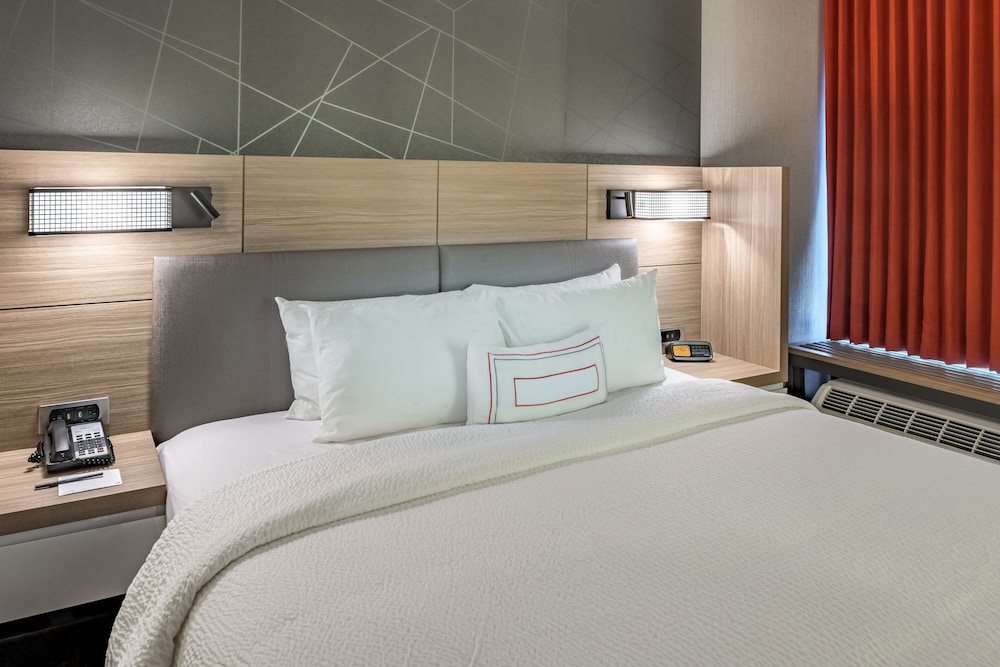 Suite, 1 King Bed with Sofa bed (Mobility/Hearing Accessible, Tub) photo 1