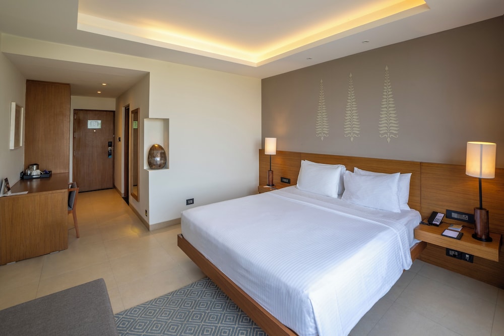 Standard Room (King Bed) - Photo 5