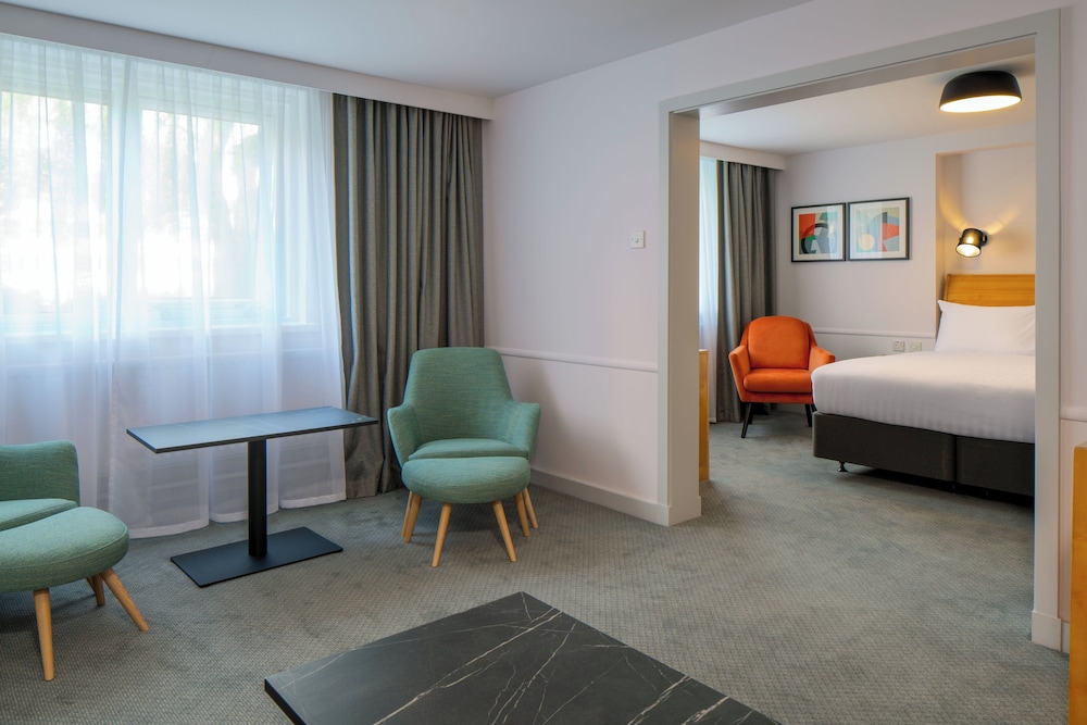 Suite, 1 Double Bed with Sofa bed - Photo 11