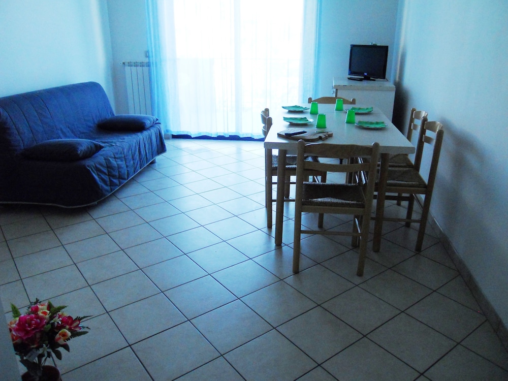 Superior Apartment, 2 Bedrooms, Sea View (2nd Floor) photo 2
