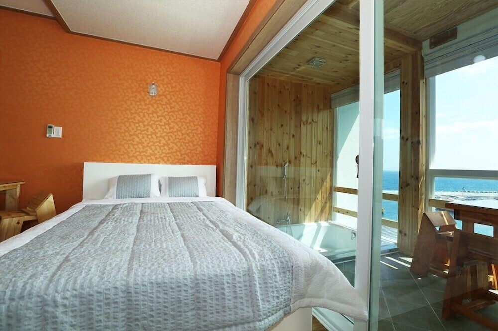 Room (501) photo 3