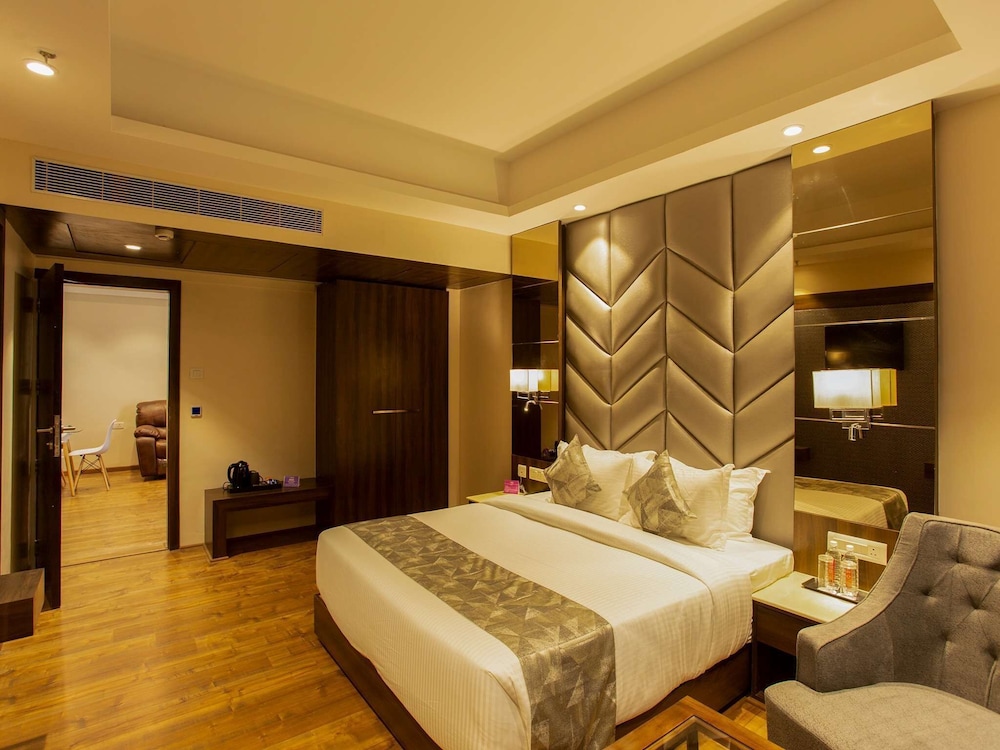 Premier Room, 1 Double Bed - Photo 23
