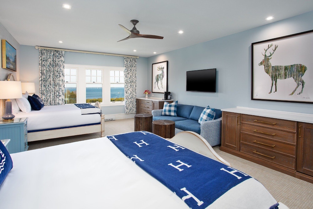 Deluxe Room, Multiple Beds photo 1