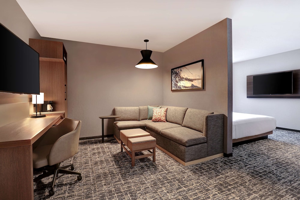 Suite, 2 Queen Beds with Sofa bed, Accessible, Bathtub - Photo 1