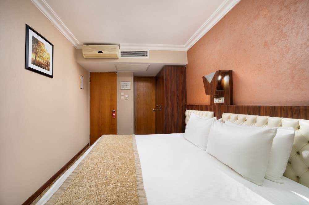 Standard Double or Twin Room photo 2