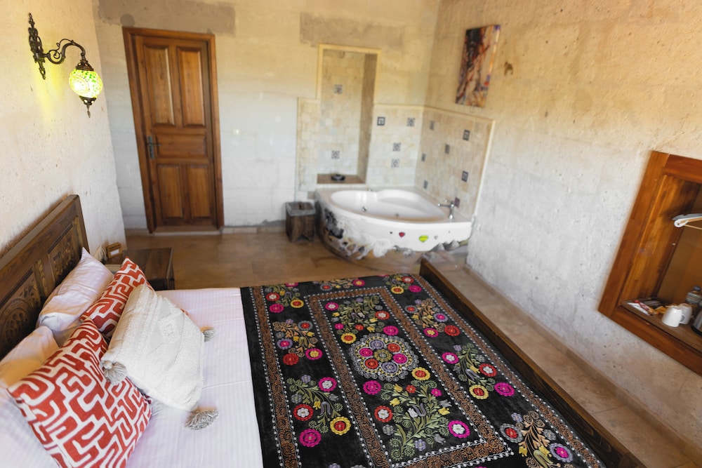 Deluxe Room, Jacuzzi photo 1