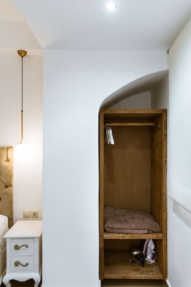 Double Room - Photo 12