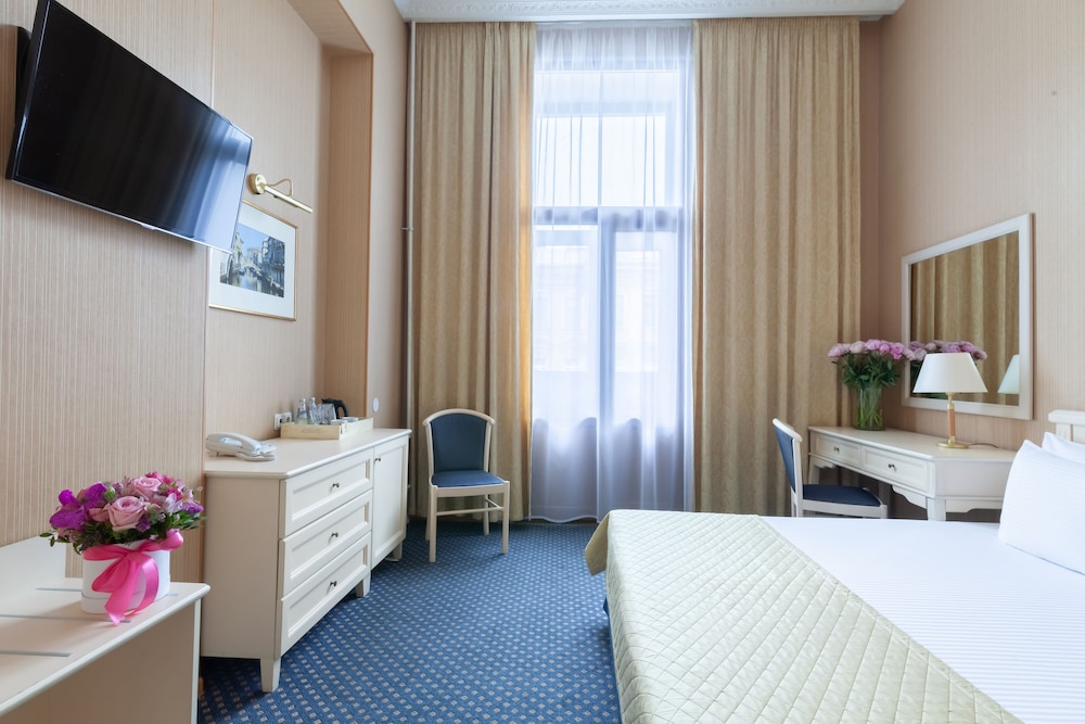 Superior Double or Twin Room photo 3