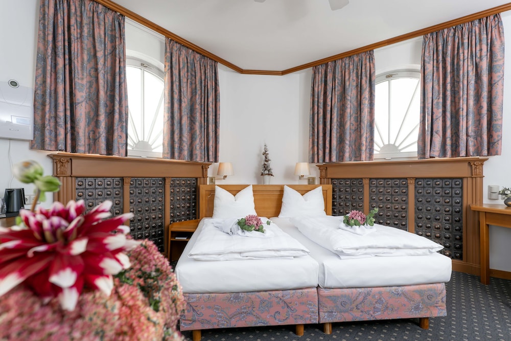 Double or Twin Room photo 3