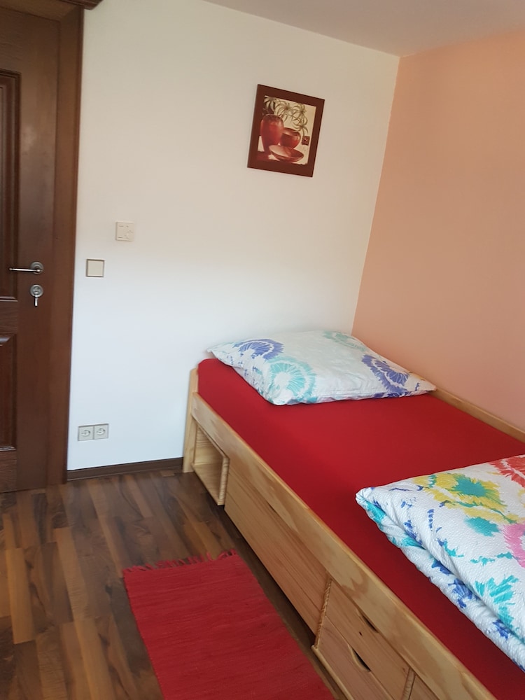 Basic Single Room, Private Bathroom, Mountain View photo 2