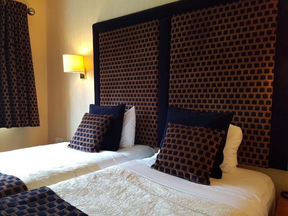Standard Twin Room, 2 Twin Beds, Non Smoking, Ensuite - Photo 2