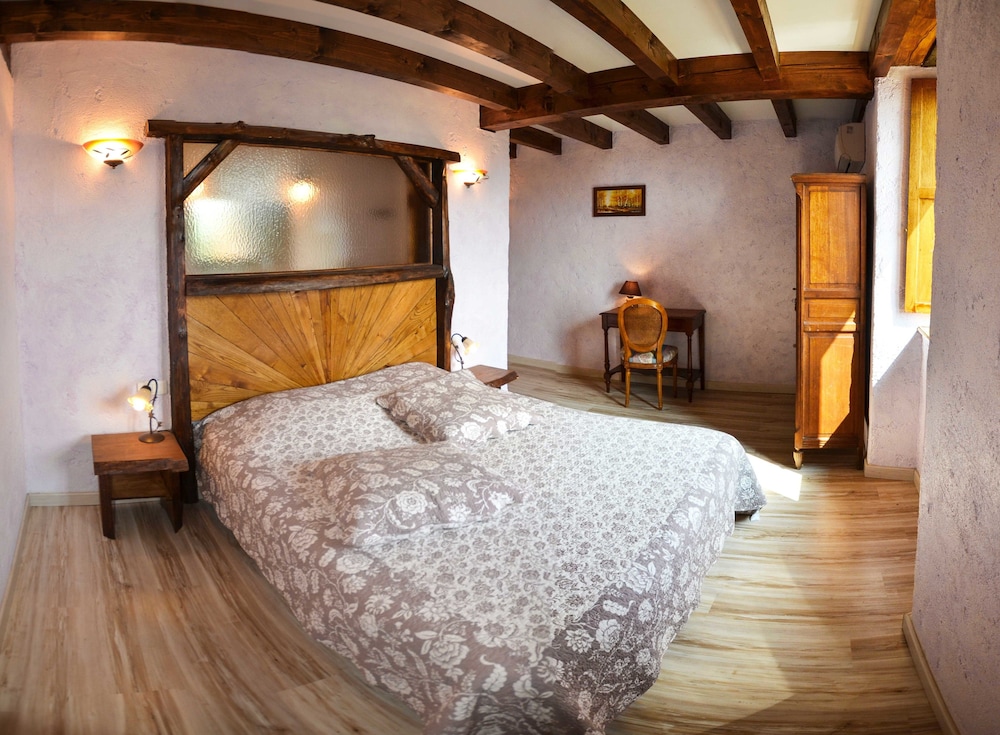 Double Room, 1 Queen Bed photo 2