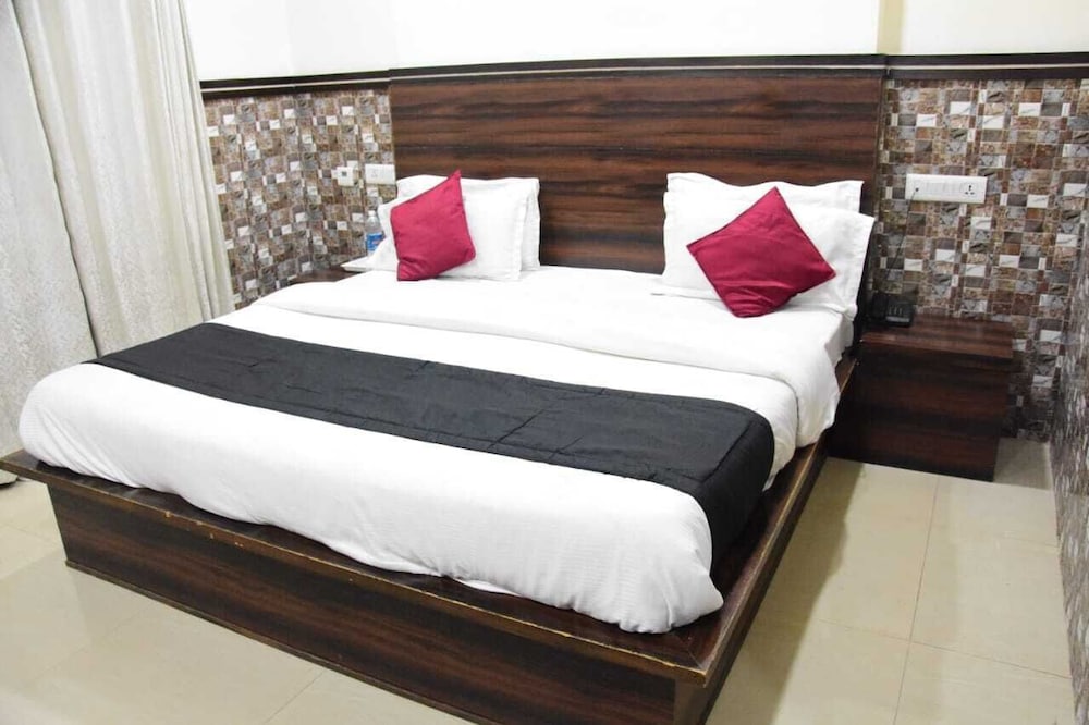 Deluxe Double Bed Room Non AC